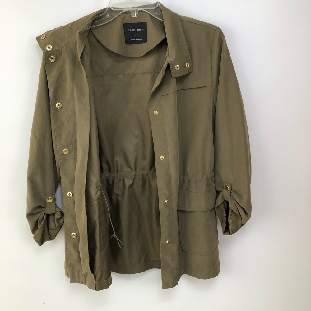 Green button down - Picture 2 of 3
